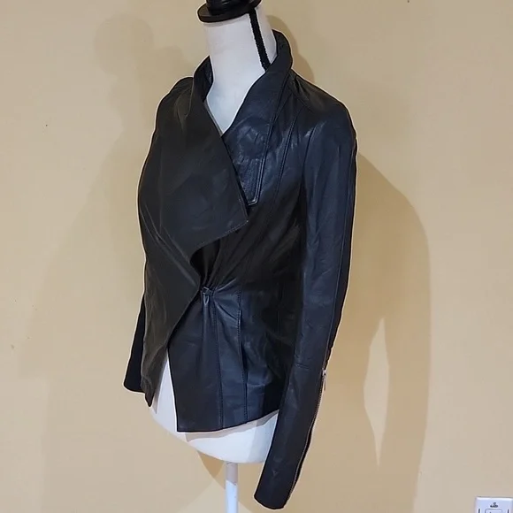 TROYVE JACKET